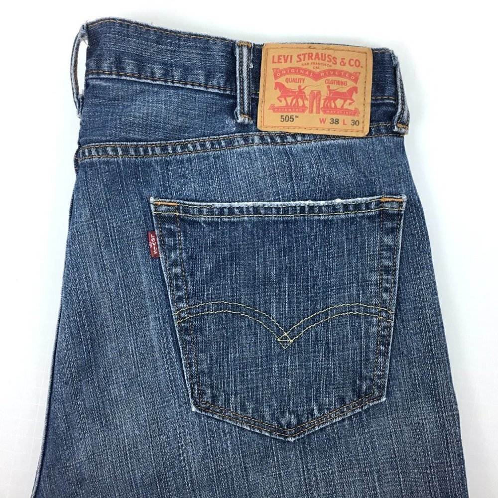 Levi's 505 Men's Jeans Straight Leg Medium Wash size 38 x 30 - Picture 4 of 6